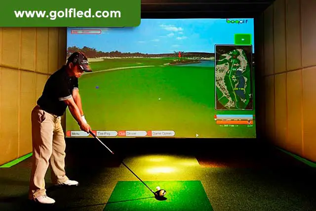 How do golf simulators work?